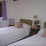 Ollerias * روبييلوس دي مورا